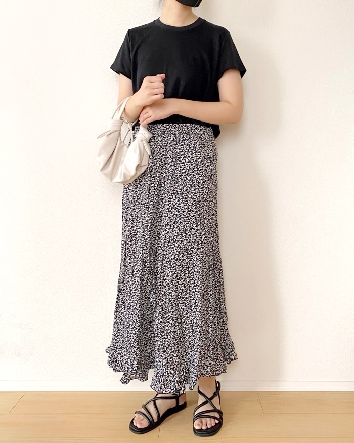 UNIQLO（ユニクロ）のおすすめトップス「リネンクルーネックT」