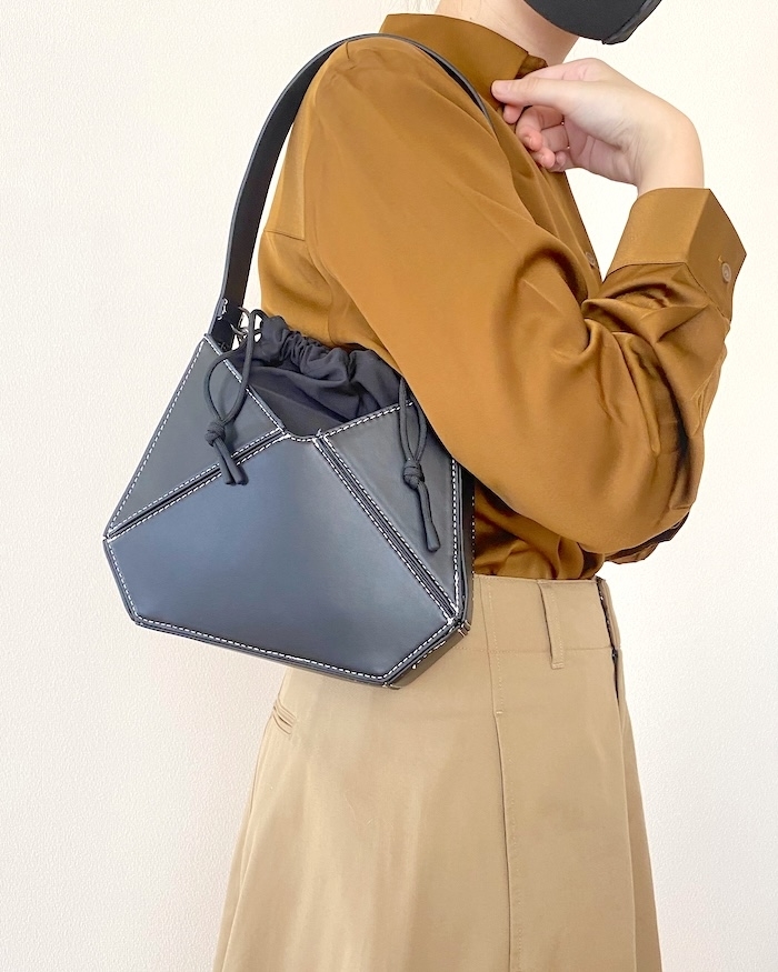 ZARA（ザラ）のおすすめファッションアイテム「ジオメトリック クロスボディバッグ」