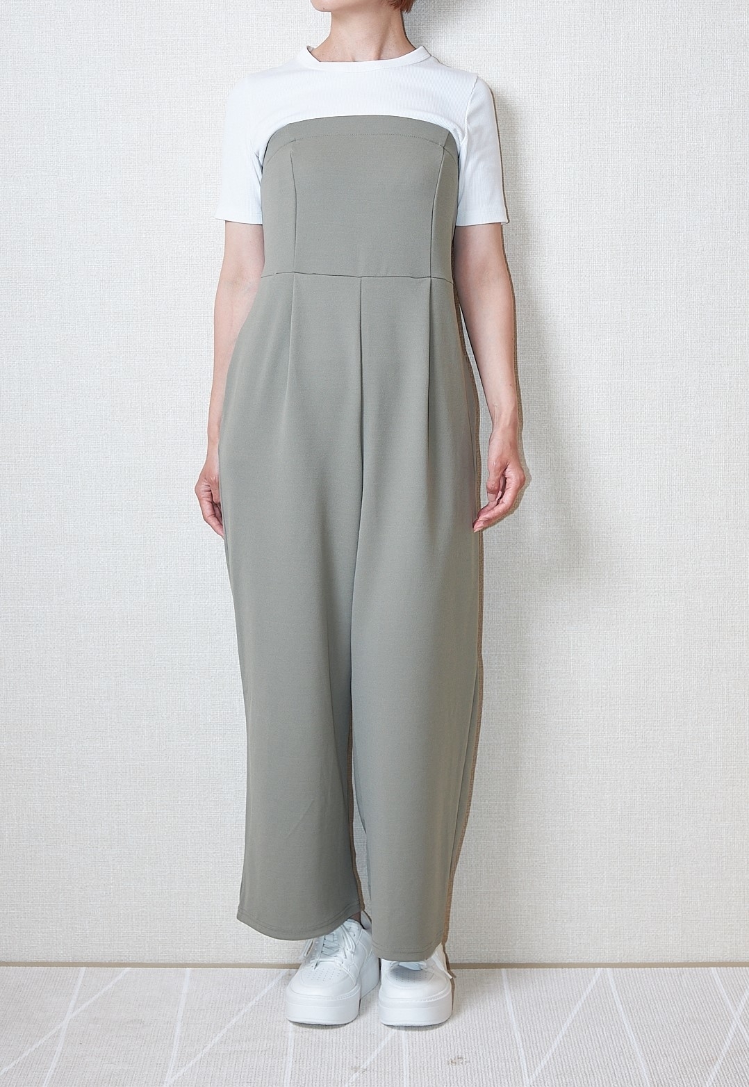 GU（ジーユー）のおすすめファッションアイテム「カットソーベアキャミソールサロペットパンツQ」