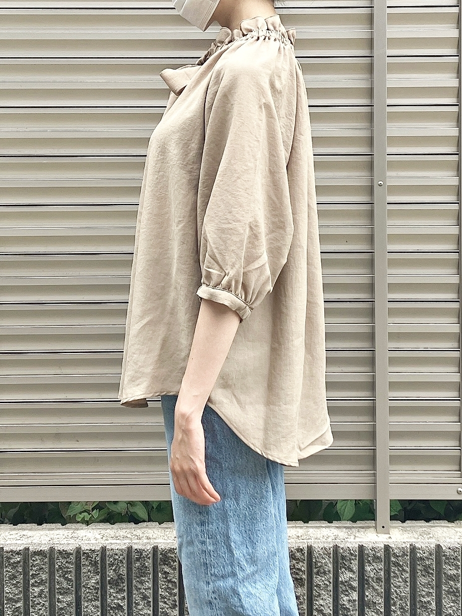 Honeys（ハニーズ）のおすすめトップス「6分袖フリルネックブラウス」