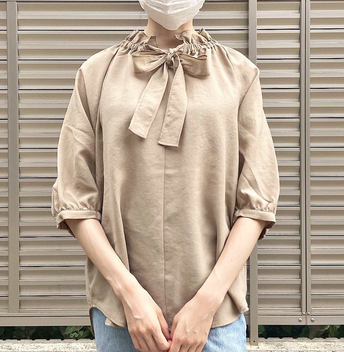 Honeys（ハニーズ）のおすすめトップス「6分袖フリルネックブラウス」