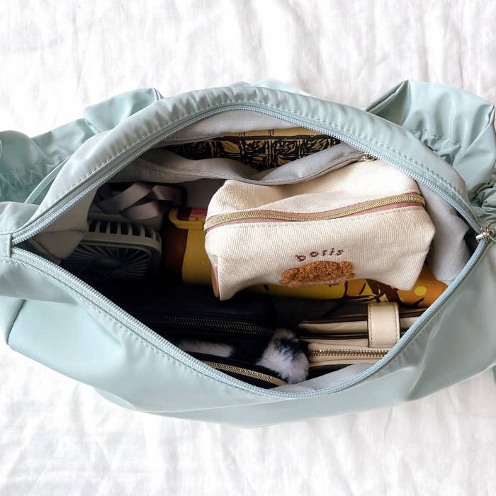 ニコアンドのおすすめバッグ「撥水軽量シャーリング2WAYショルダー」