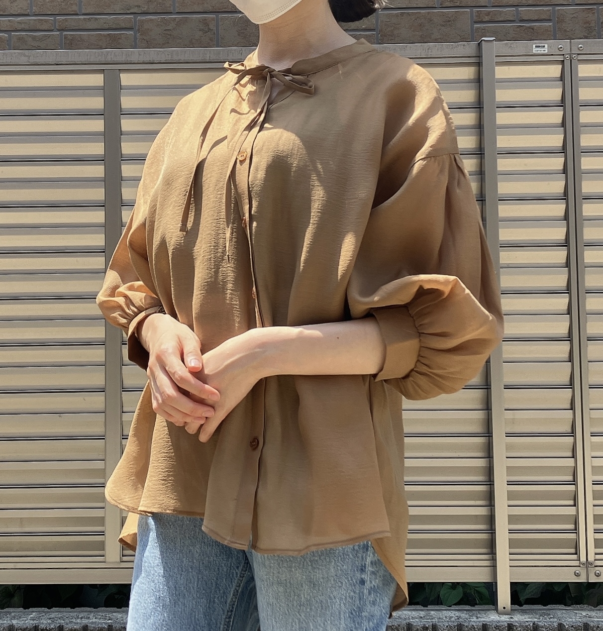 Honeys(ハニーズ)のおすすめトップス「8分袖細リボンブラウス」