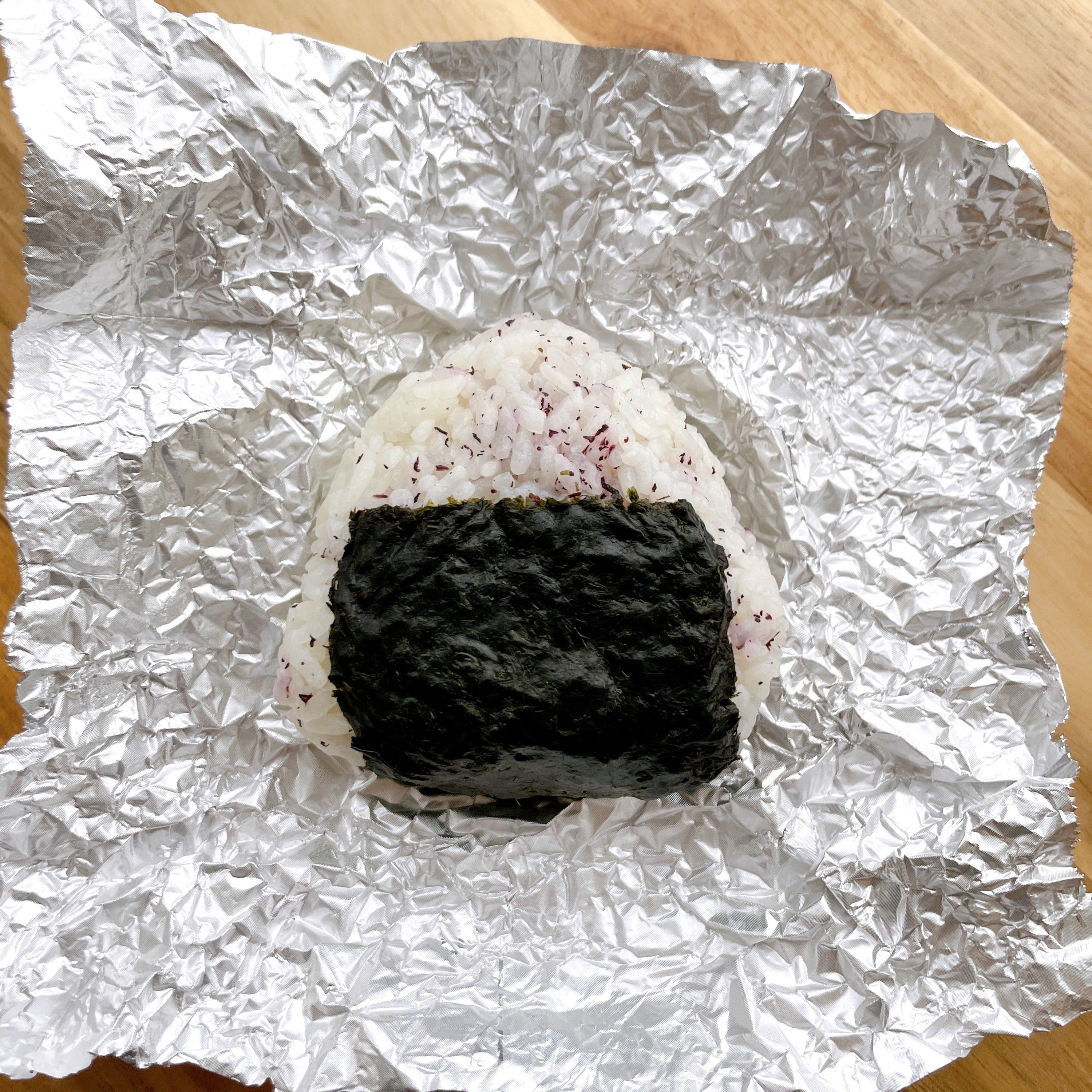 CAINZ（カインズ）のおすすめキッチングッズ「おにぎりホイル 20cm×5m エンボス付」
