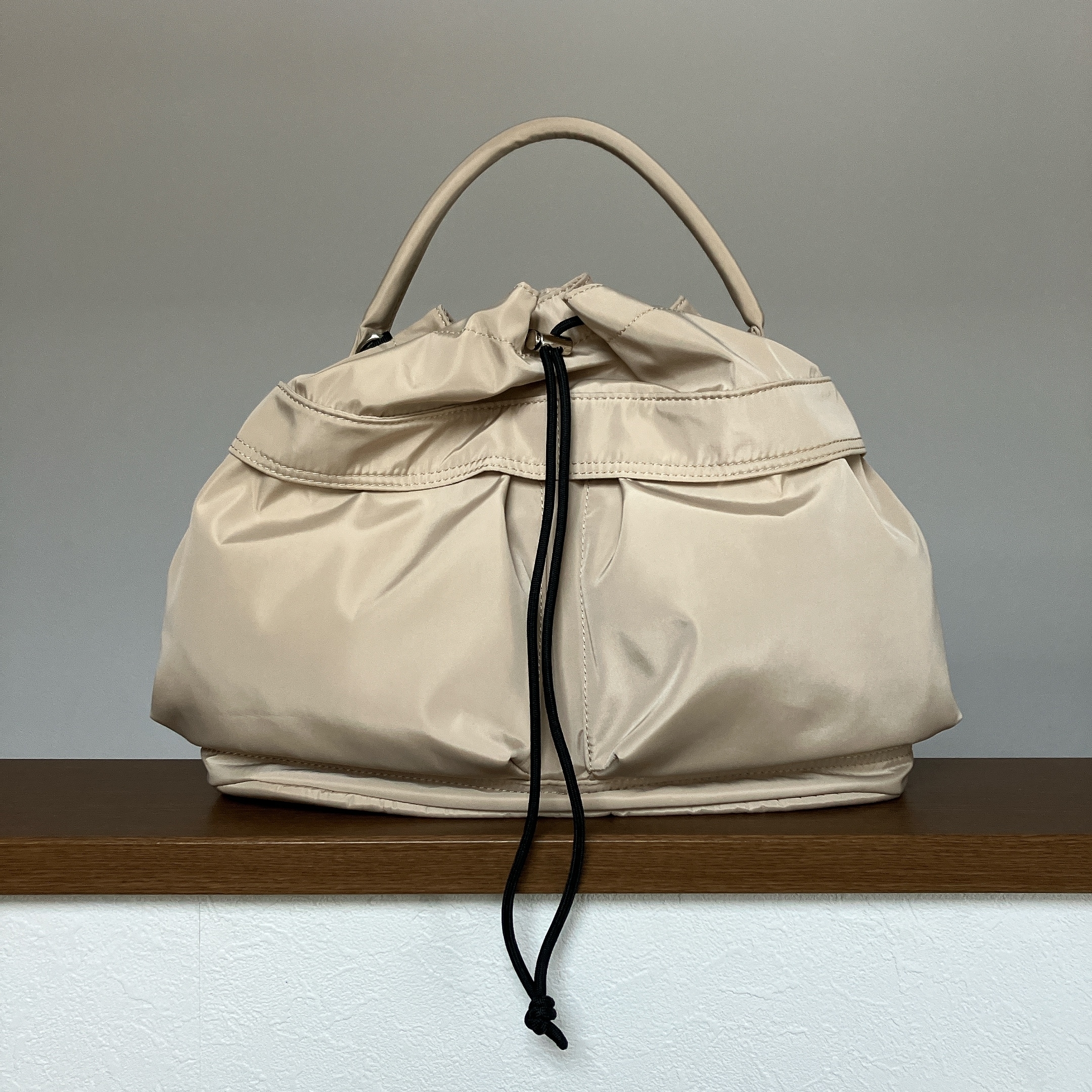 ニコアンドのおすすめバッグ「撥水軽量2WAYBAG」