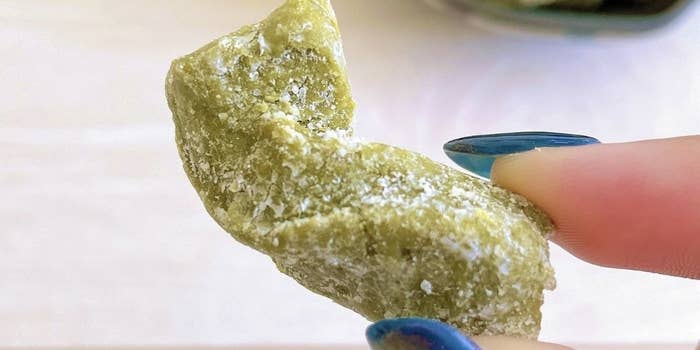 KALDI(カルディ)のおすすめのお菓子「北海道から 抹茶きなこねじり 130g」