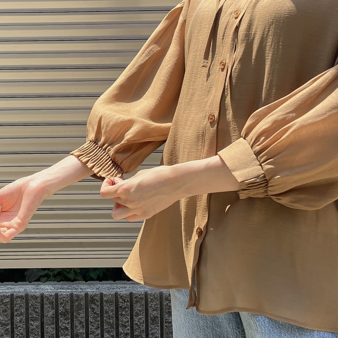 Honeys（ハニーズ）のおすすめトップス「8分袖細リボンブラウス」