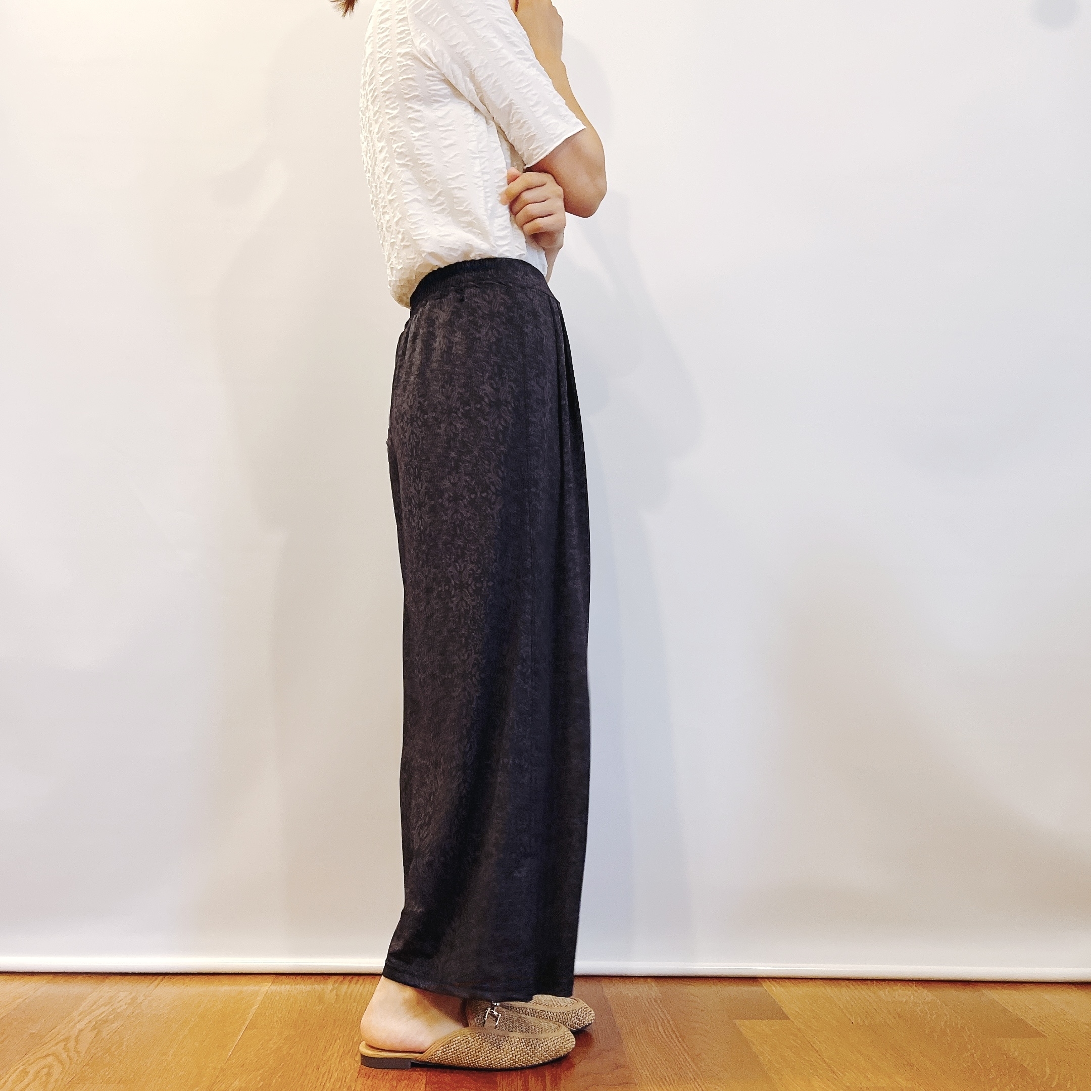 しまむらのおすすめファッションアイテム「ダマスクガラワイドPT」