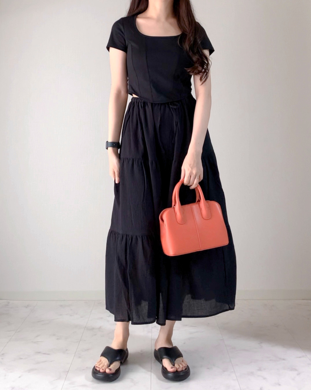 GU(ジーユー)のおすすめファッションアイテム「オープンネックT」のコーディネート