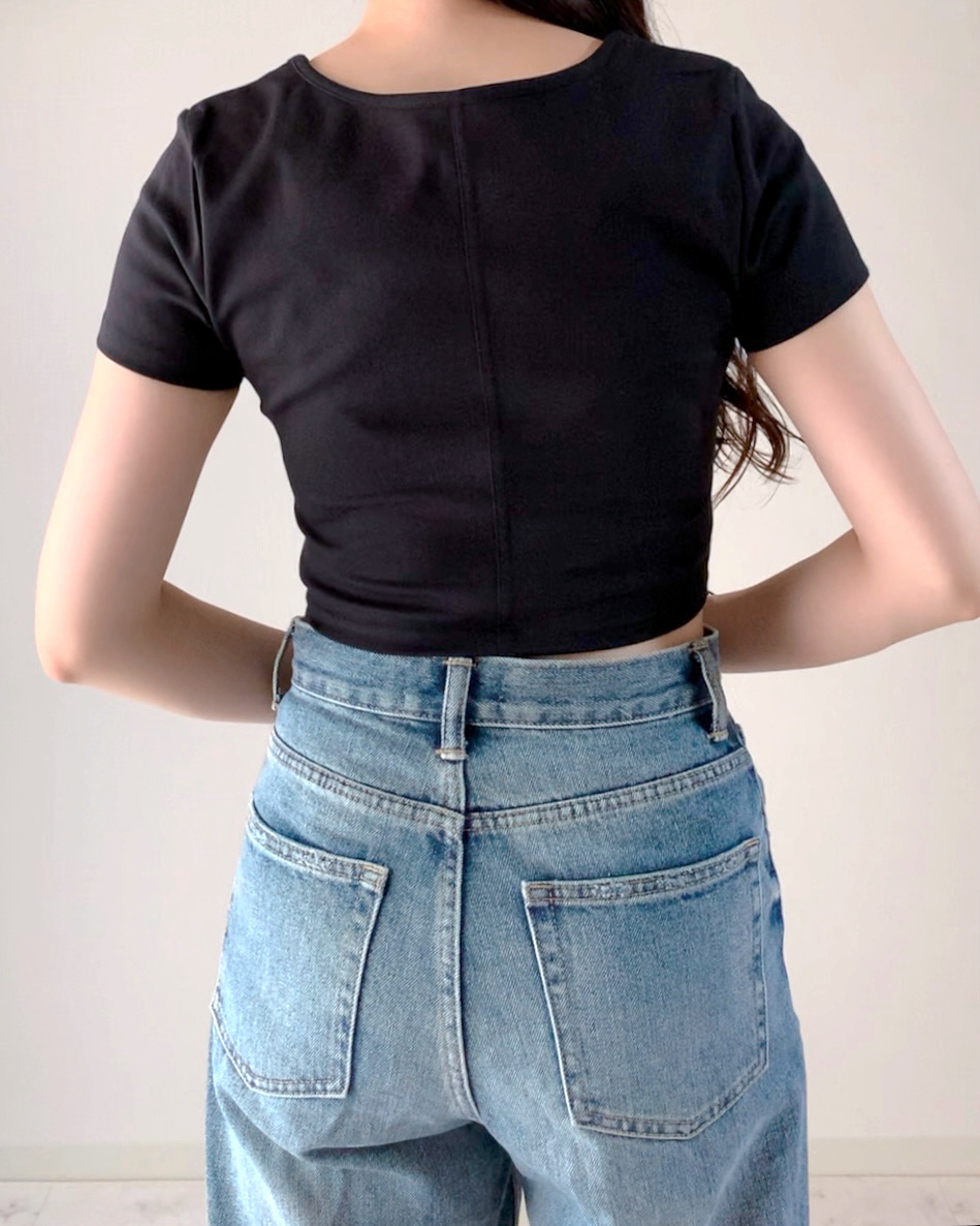 GU(ジーユー)のおすすめファッションアイテム「オープンネックT」