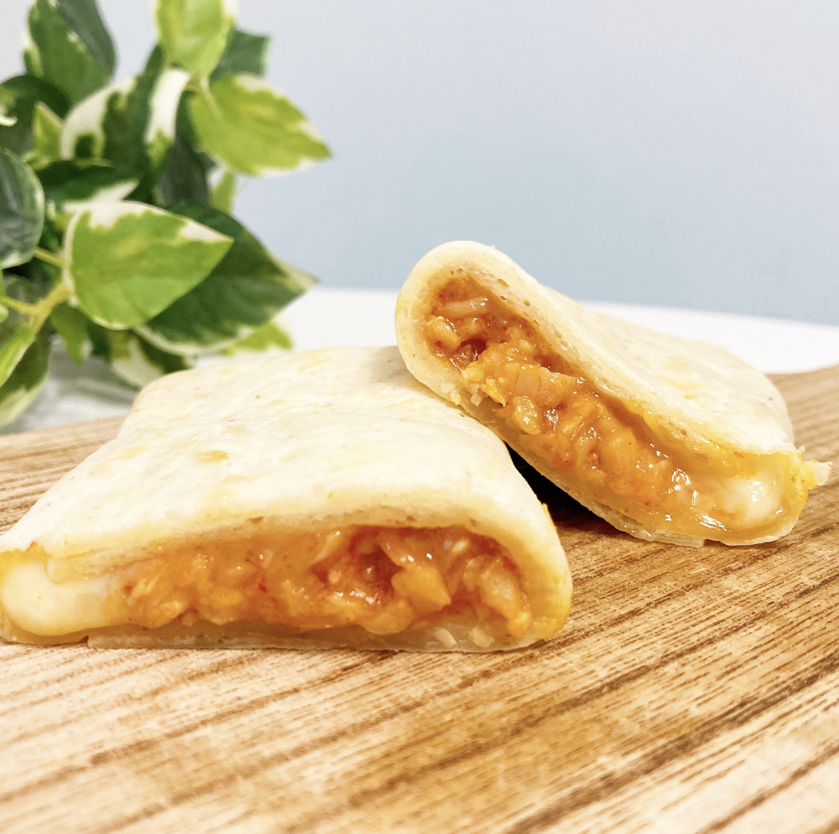 FamilyMart(ファミリーマート)のおすすめ商品「トルティーヤ チーズタッカルビ」