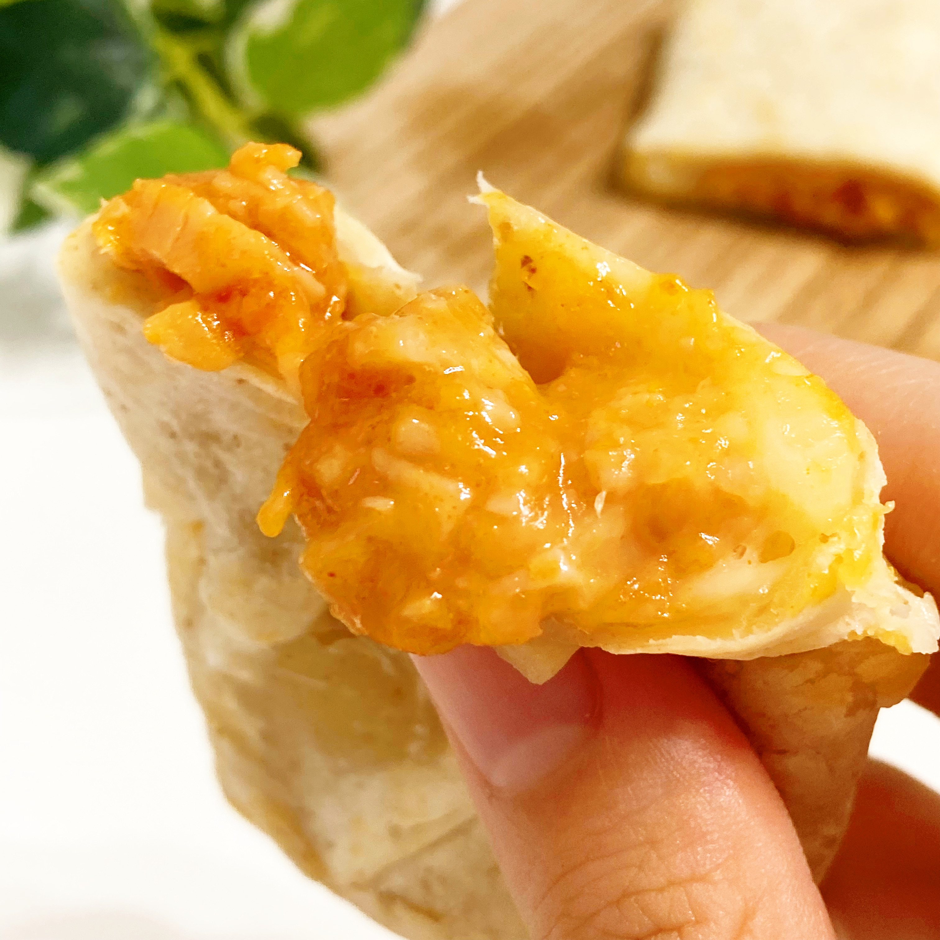 FamilyMart(ファミリーマート)のおすすめ商品「トルティーヤ チーズタッカルビ」