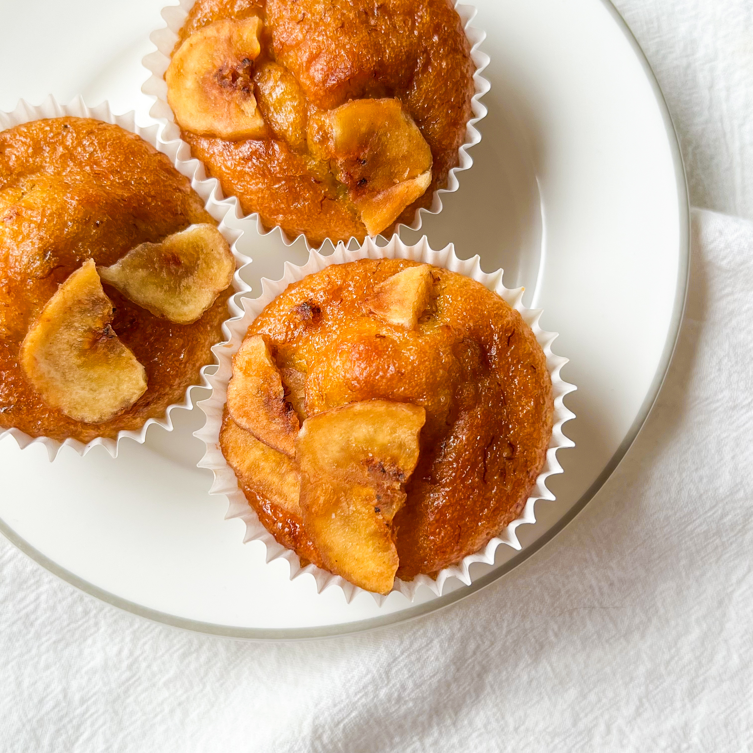 セブン-イレブンのおすすめスイーツ「7プレミアム しっとりとしたバナナマフィン3個」