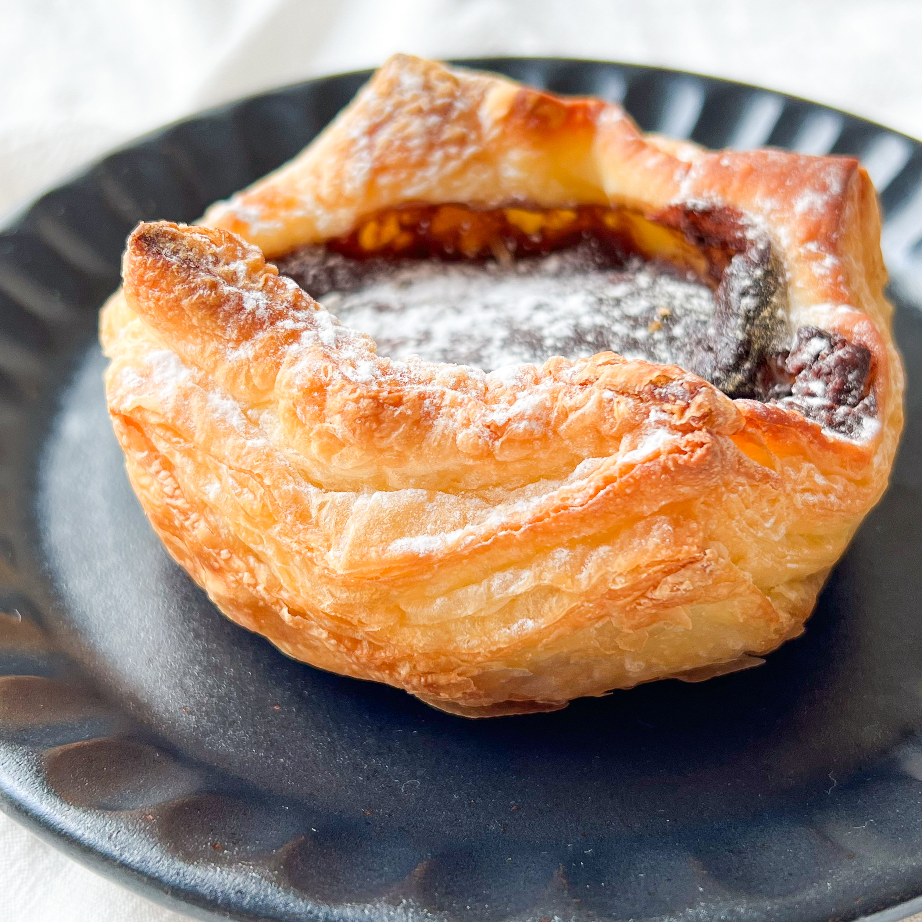 LAWSON（ローソン）のおすすめスイーツ「焼きチョコタルトパイ」