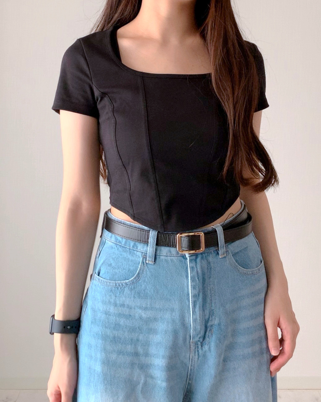 GU(ジーユー)のおすすめファッションアイテム「オープンネックT」