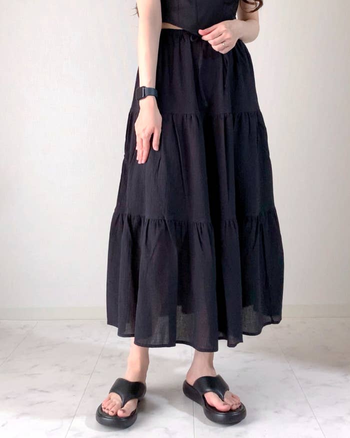 GU(ジーユー)のおすすめスカート「ティアードロングスカートQ+E」