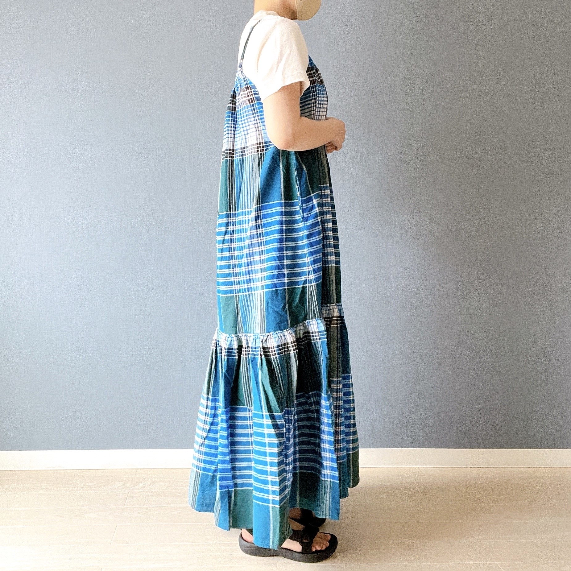 無印良品のオススメのワンピース「婦人 マドラスチェック キャミソールワンピース」