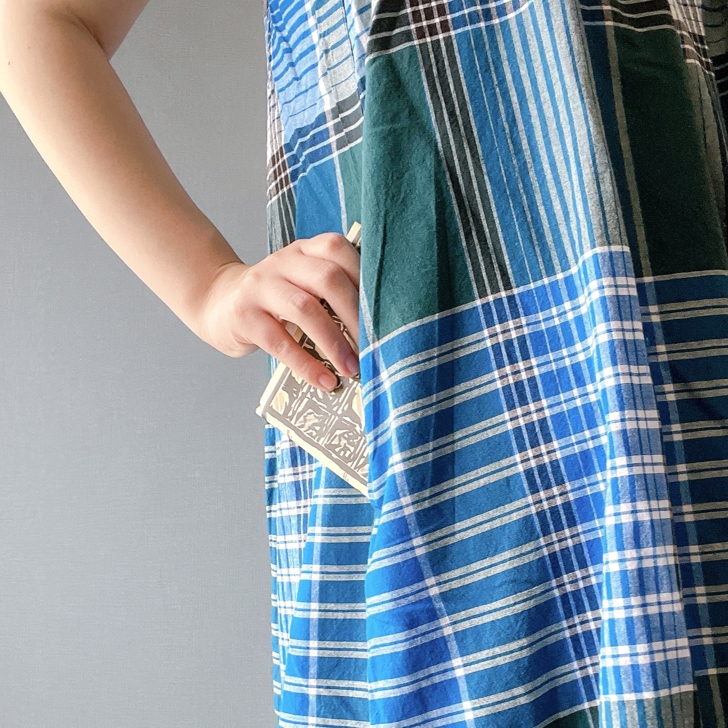 無印良品のオススメのワンピース「婦人 マドラスチェック キャミソールワンピース」