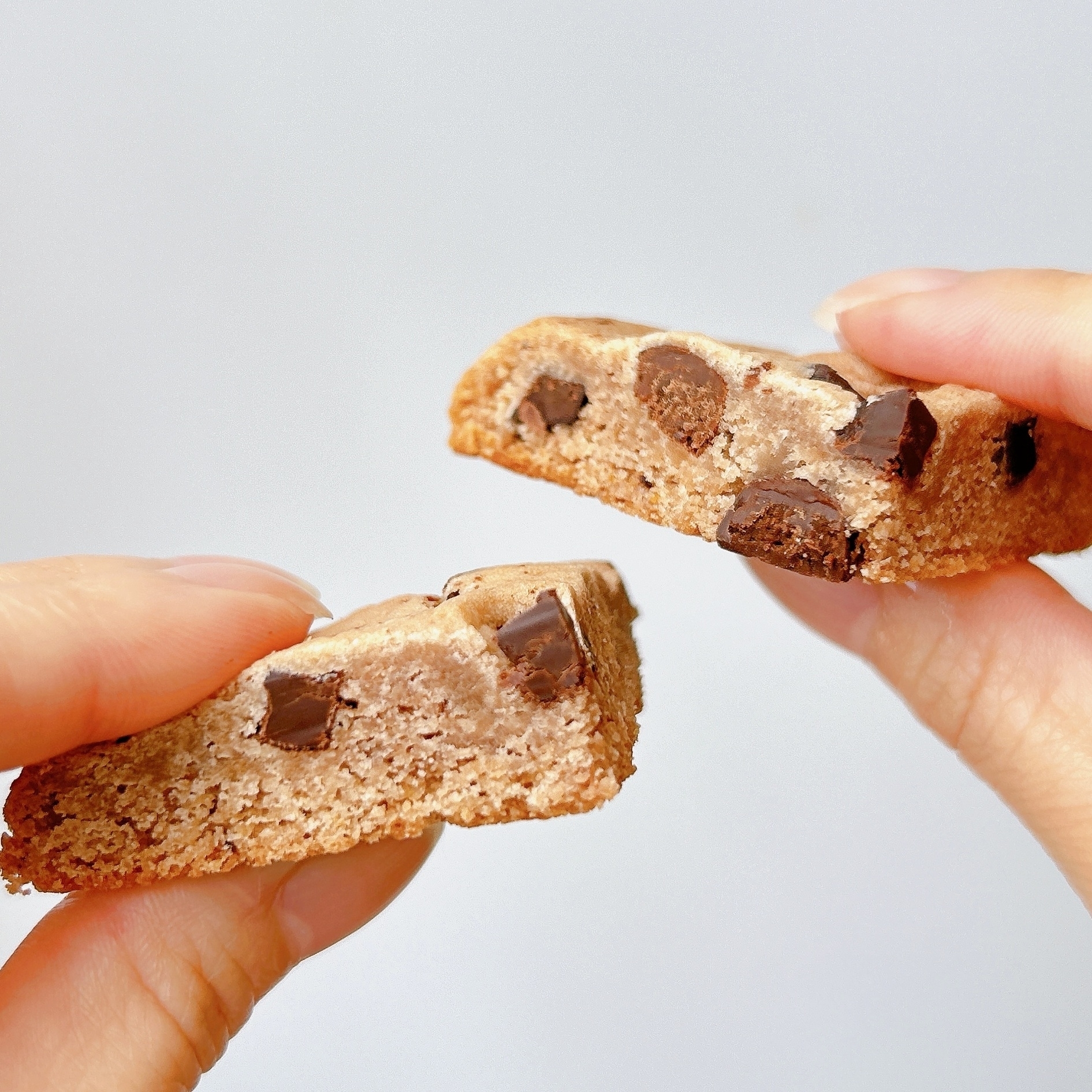 セブン-イレブンのおすすめのお菓子「7カフェ チョコチップ&クッキー」