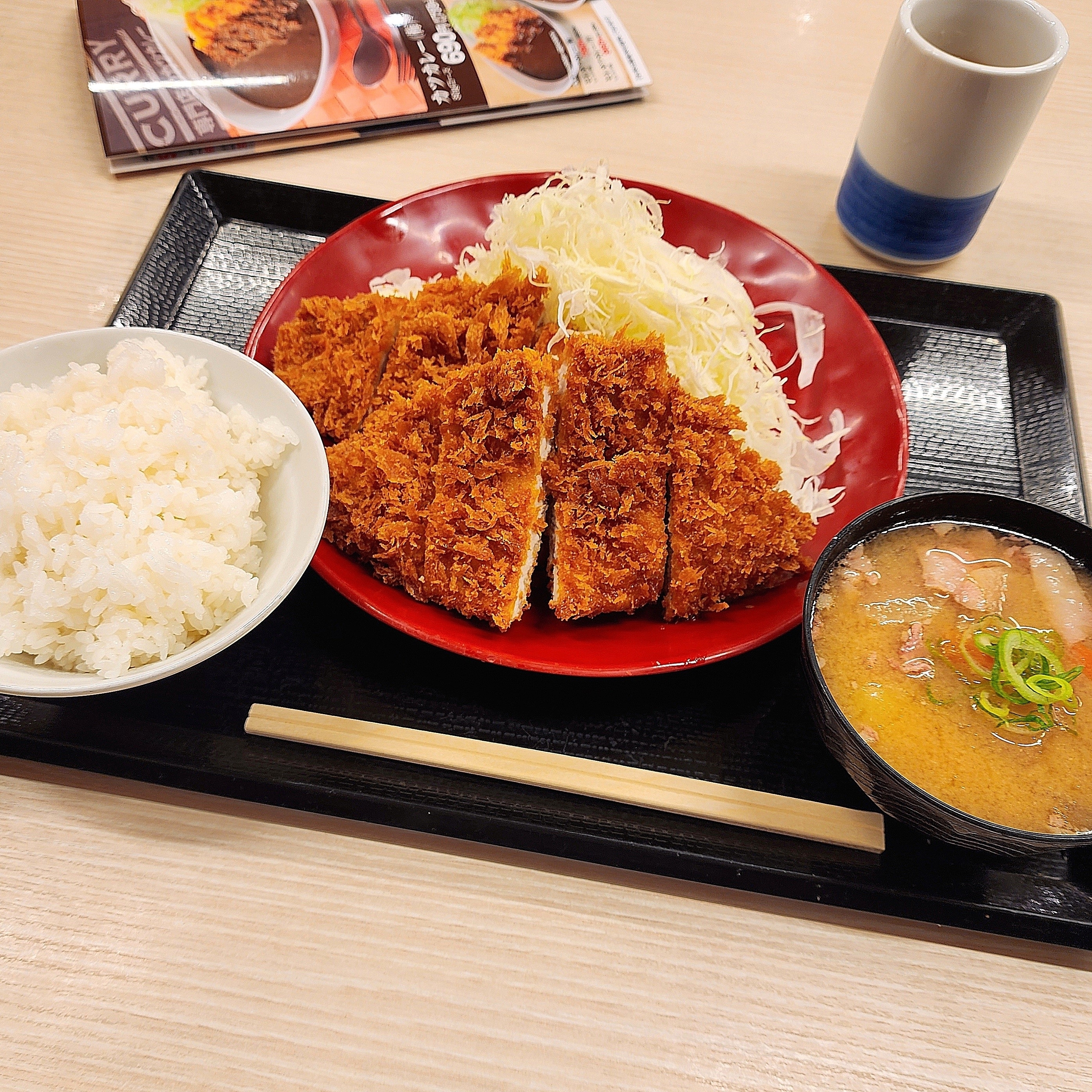 かつやのおすすめのメニュー「ダブルロースカツ定食」