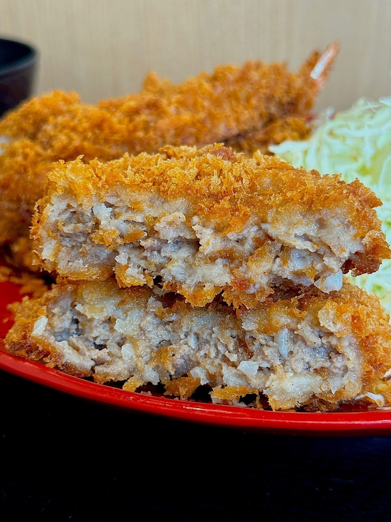 かつやのおすすめのメニュー「海老ヒレメンチカツ定食」