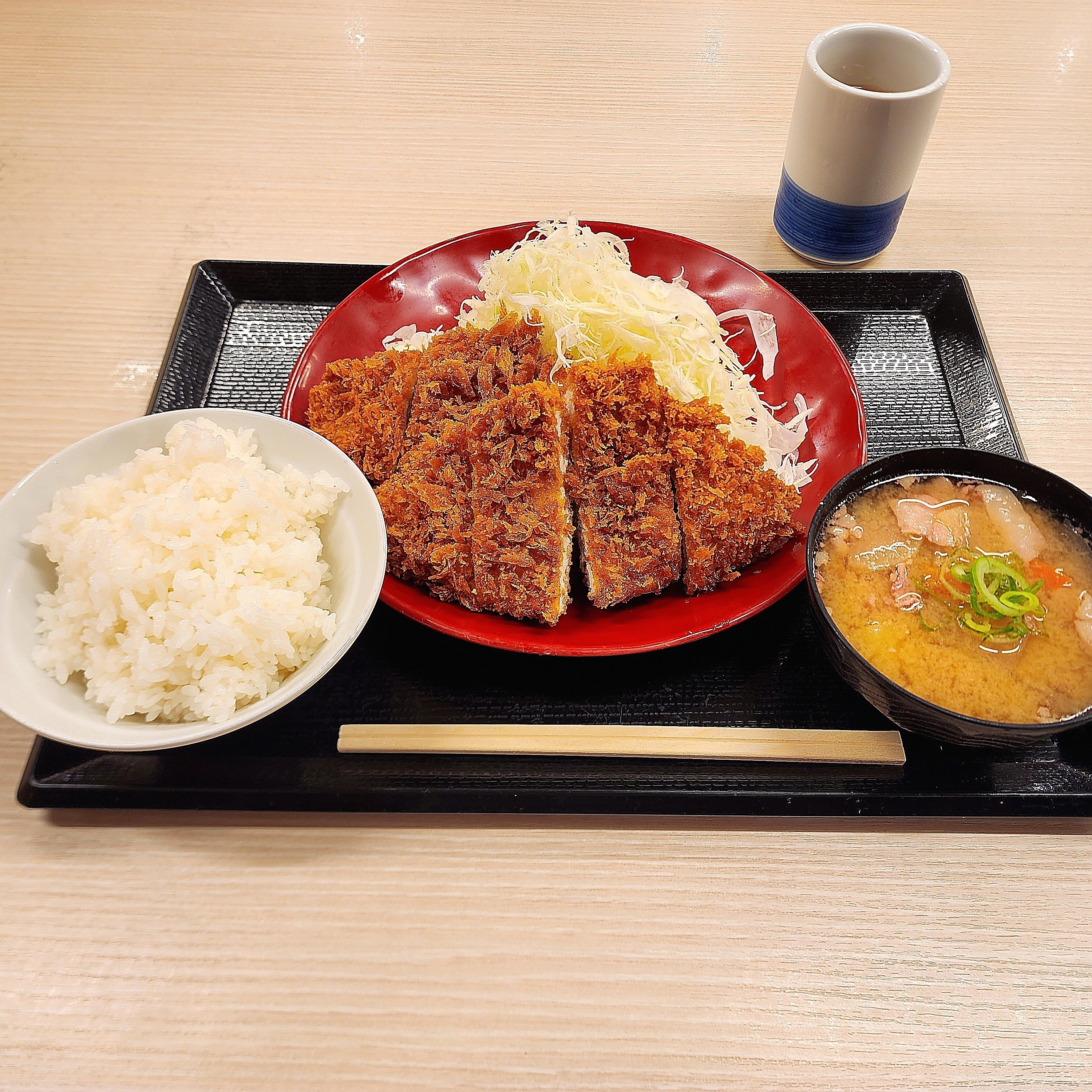 かつやのおすすめのメニュー「ダブルロースカツ定食」