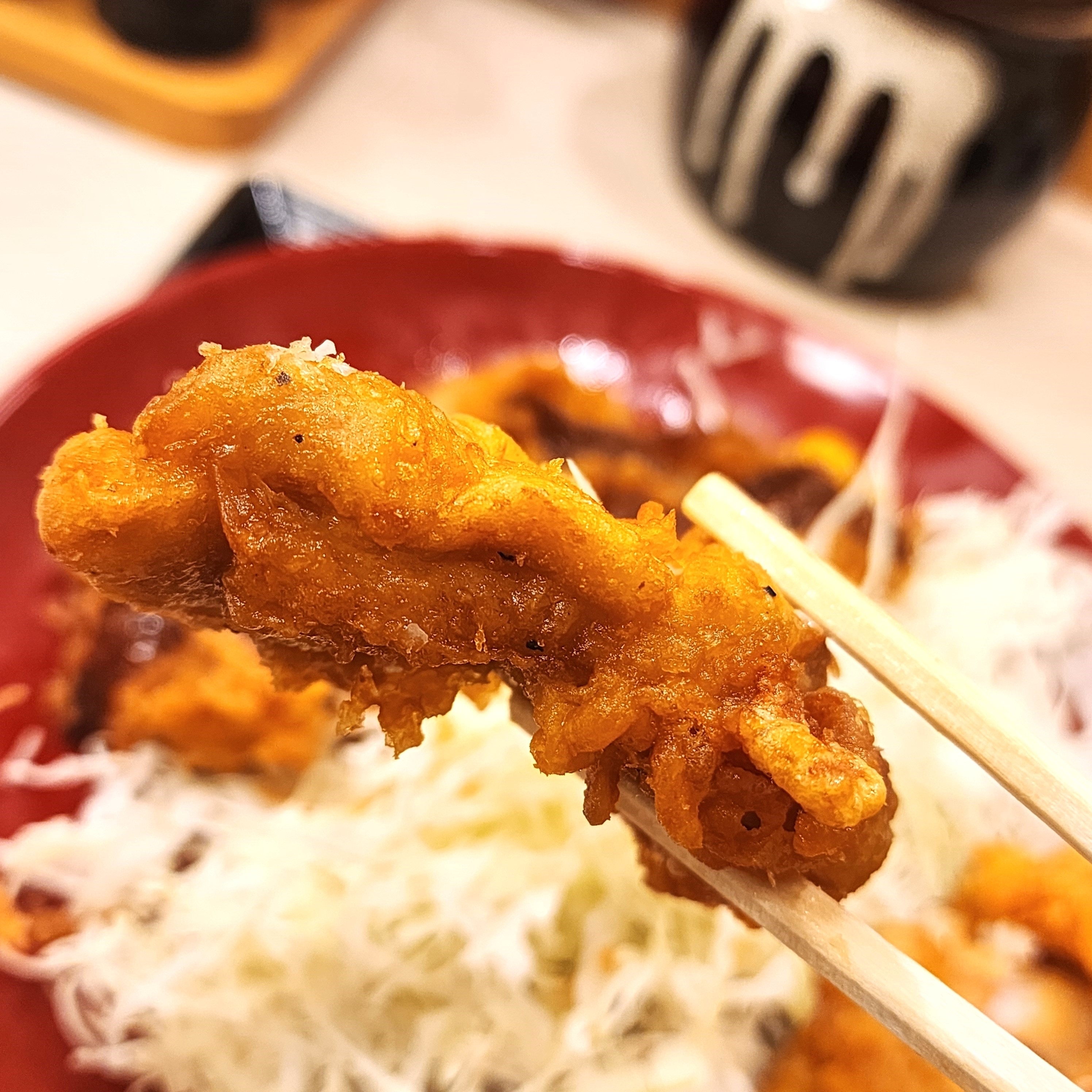 かつやのおすすめのメニュー「ロースカツ・から揚げ定食」