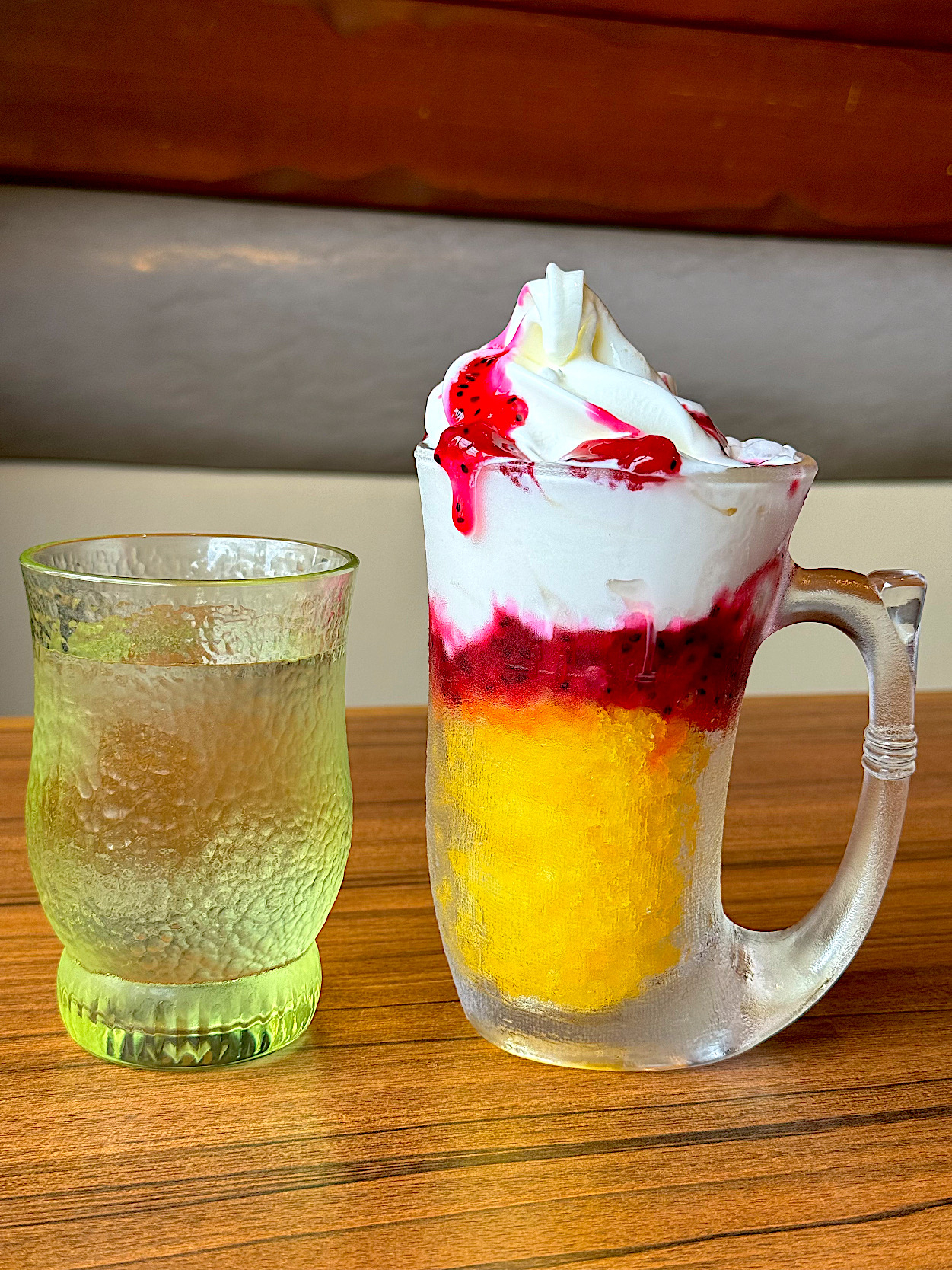 びっくりドンキーのおすすめスイーツ「夏雲かき氷(トロピカル)」