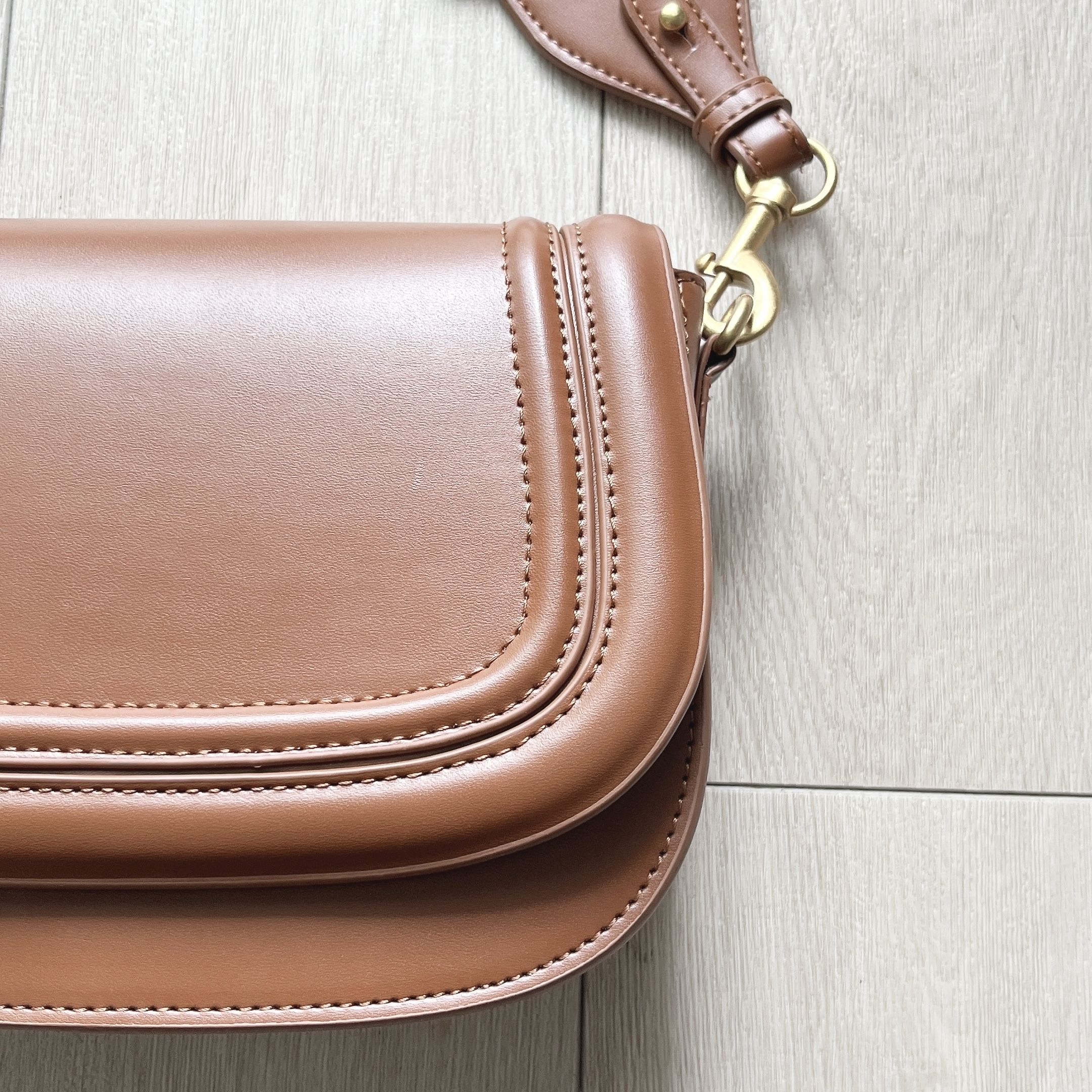 ZARA（ザラ）のおすすめファッション小物「クロスボディバッグ」