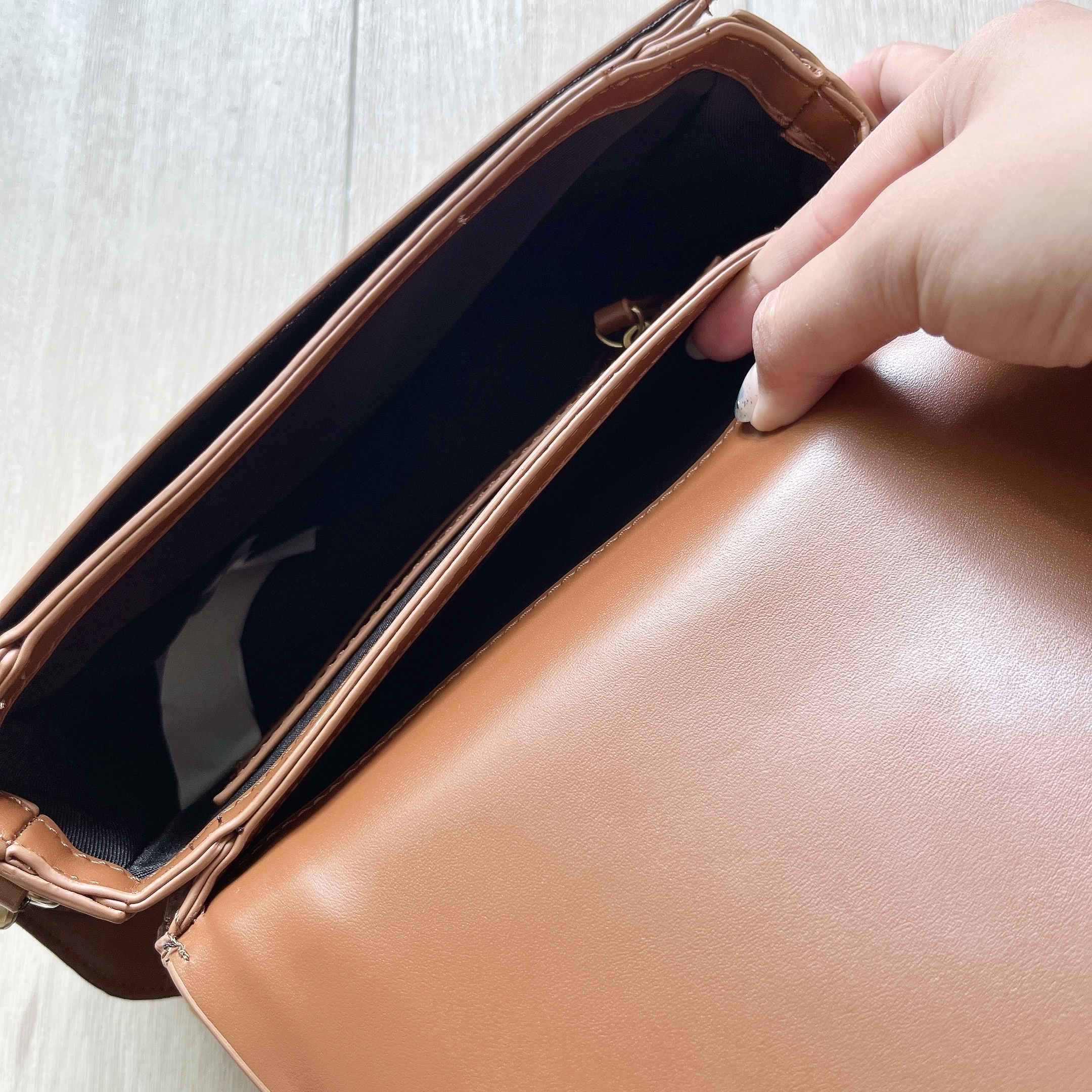 ZARA（ザラ）のおすすめファッション小物「クロスボディバッグ」