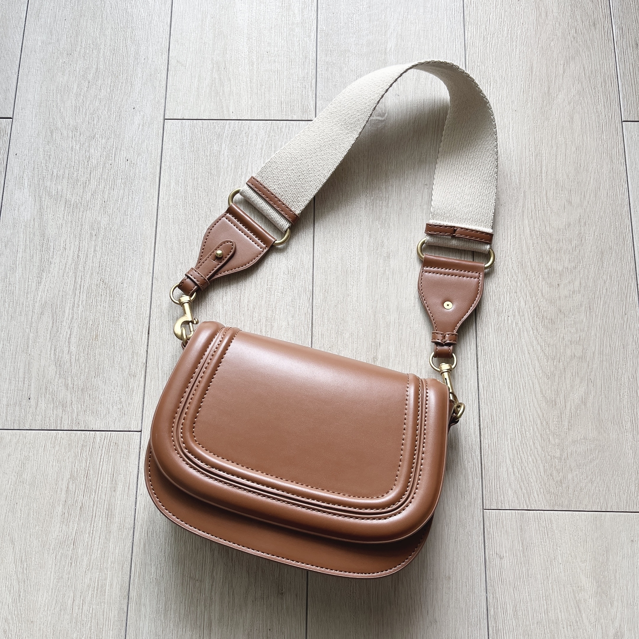 ZARA（ザラ）のおすすめファッション小物「クロスボディバッグ」