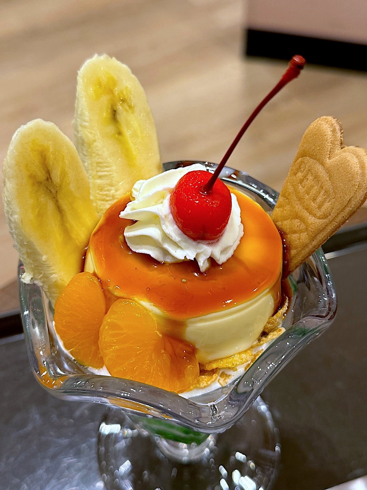 サンマルクカフェのおすすめスイーツ「プリンアラモードクリームソーダ風ゼリーのレトロパフェ」