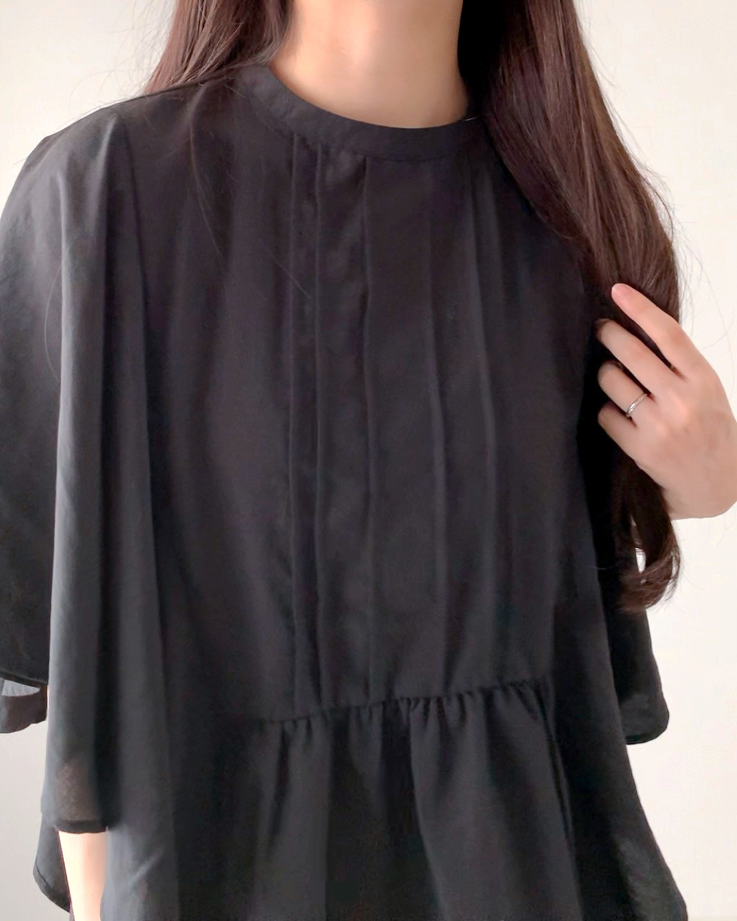 しまむらのおすすめファッションアイテム「HKバタフライスリーブBL」