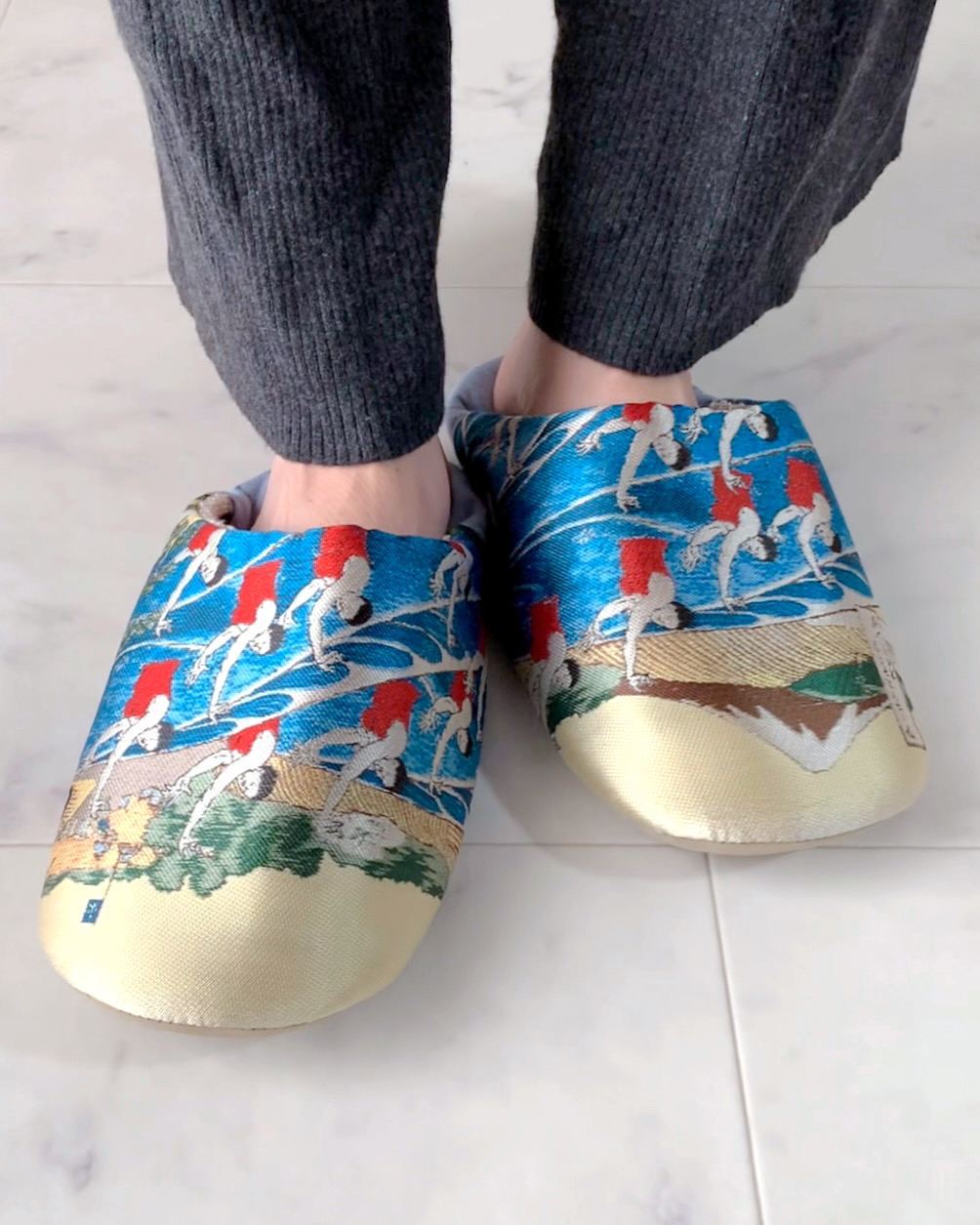 nikoand…（ニコアンド）のおすすめファッションアイテム「【しりあがり寿】コラボ ルームシューズ」