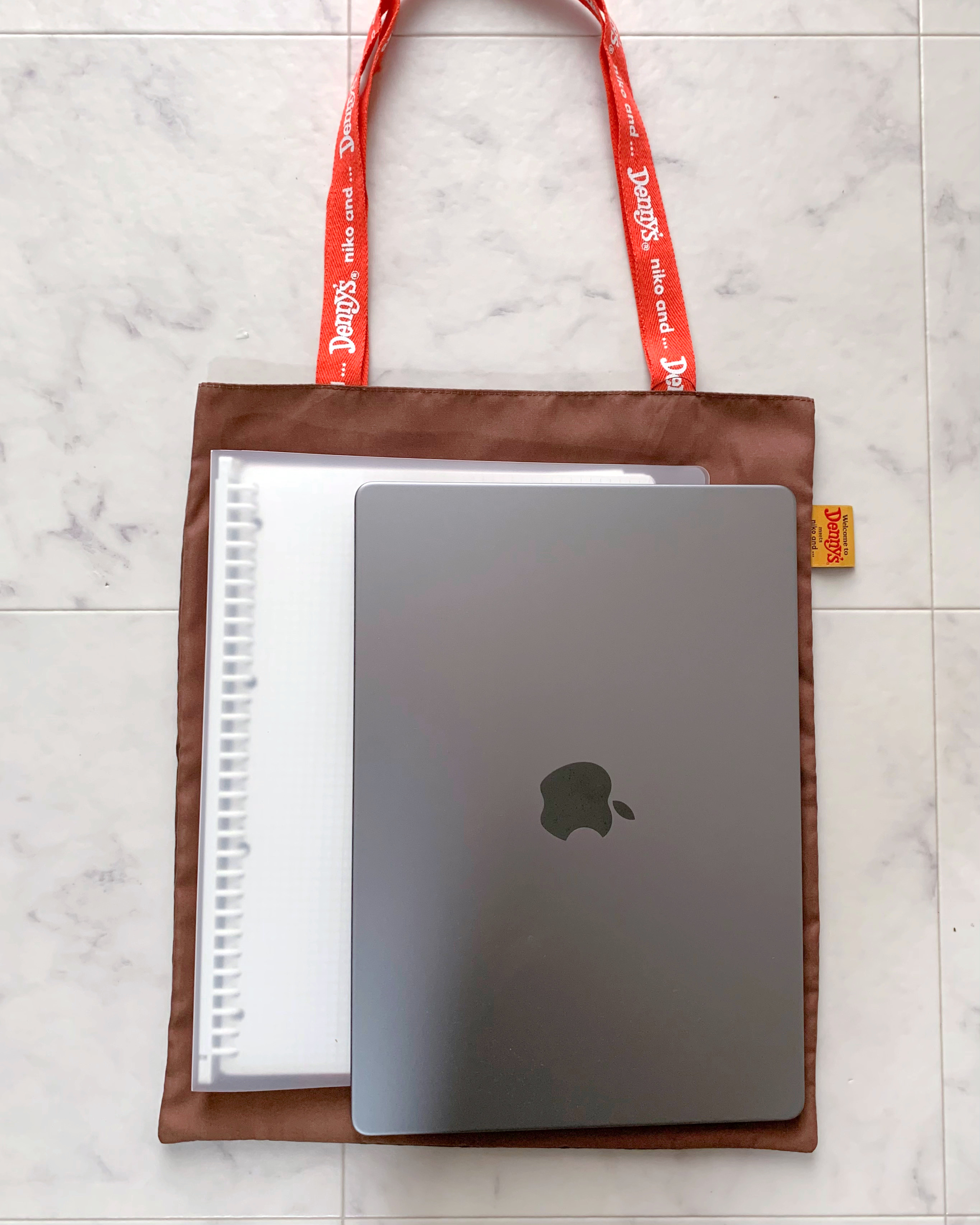 nikoand…(ニコアンド)のおすすめファッションアイテム「【デニーズ】コラボ トートバッグ」