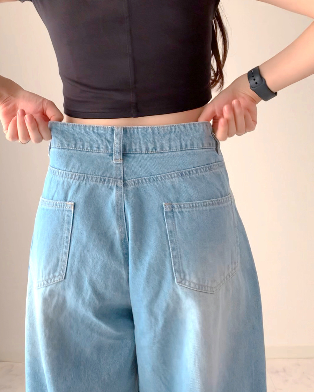 しまむらのおすすめファッションアイテム「デニムカーブパンツ」