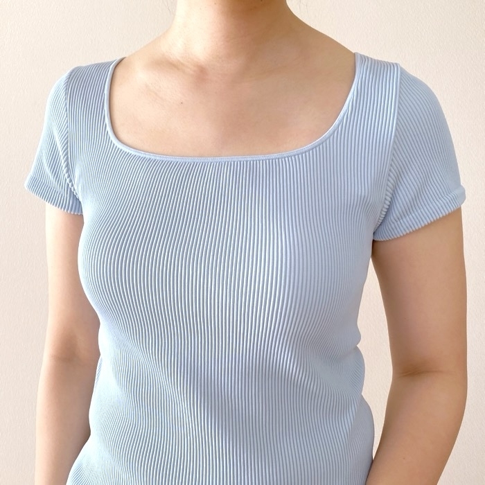 UNIQLO（ユニクロ）のおすすめファッションアイテム「リブスクエアネックブラT」