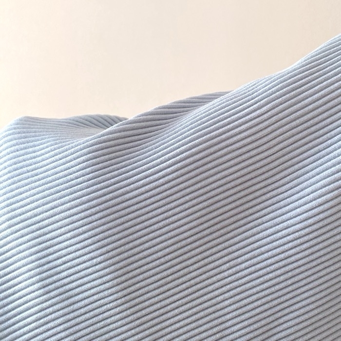 UNIQLO（ユニクロ）のおすすめファッションアイテム「リブスクエアネックブラT」