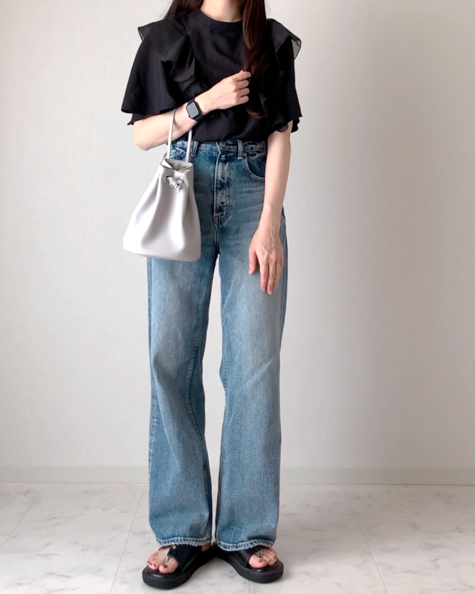 しまむらのおすすめファッションアイテム「HKフリルスタンドカラーBL」