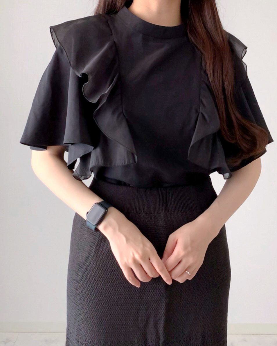 しまむらのおすすめファッションアイテム「HKフリルスタンドカラーBL」