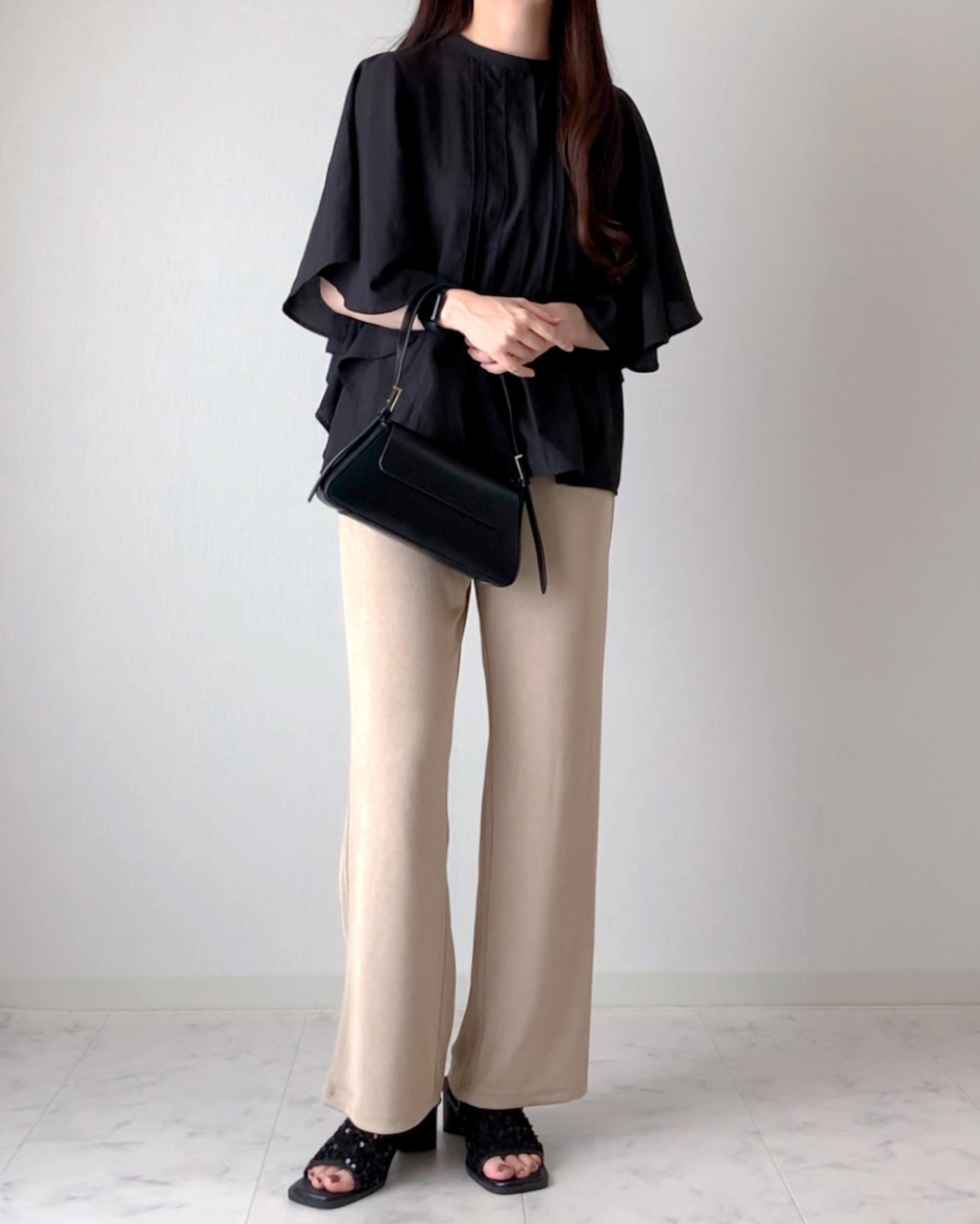 しまむらのおすすめファッションアイテム「HKバタフライスリーブBL」