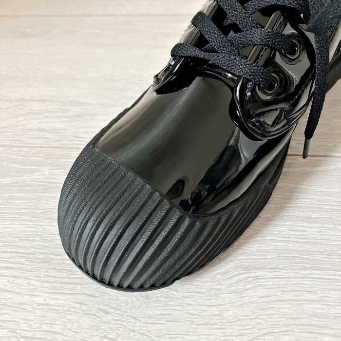 GU(ジーユー)のおすすめスニーカー「レインスニーカー」