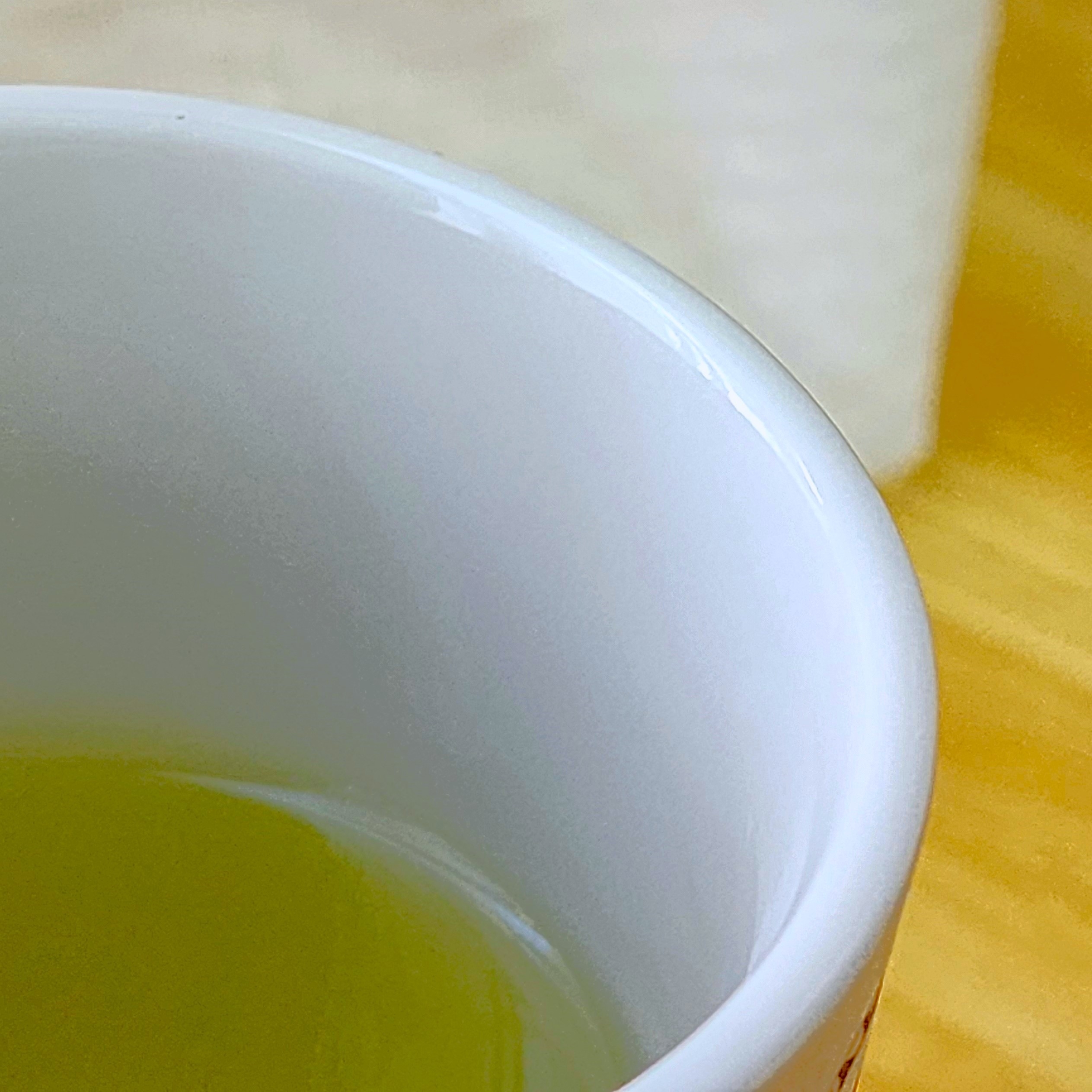 ニトリのおすすめ猫雑貨「【デコホーム商品】寿司湯のみ（ネコメイカン）」