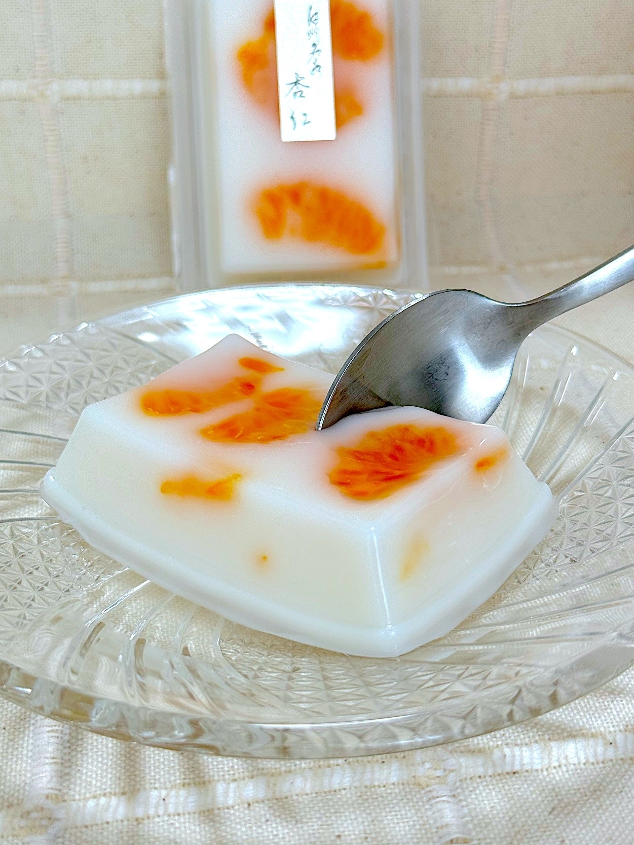 Chateraise（シャトレーゼ）のおすすめスイーツ「白州名水 杏仁」