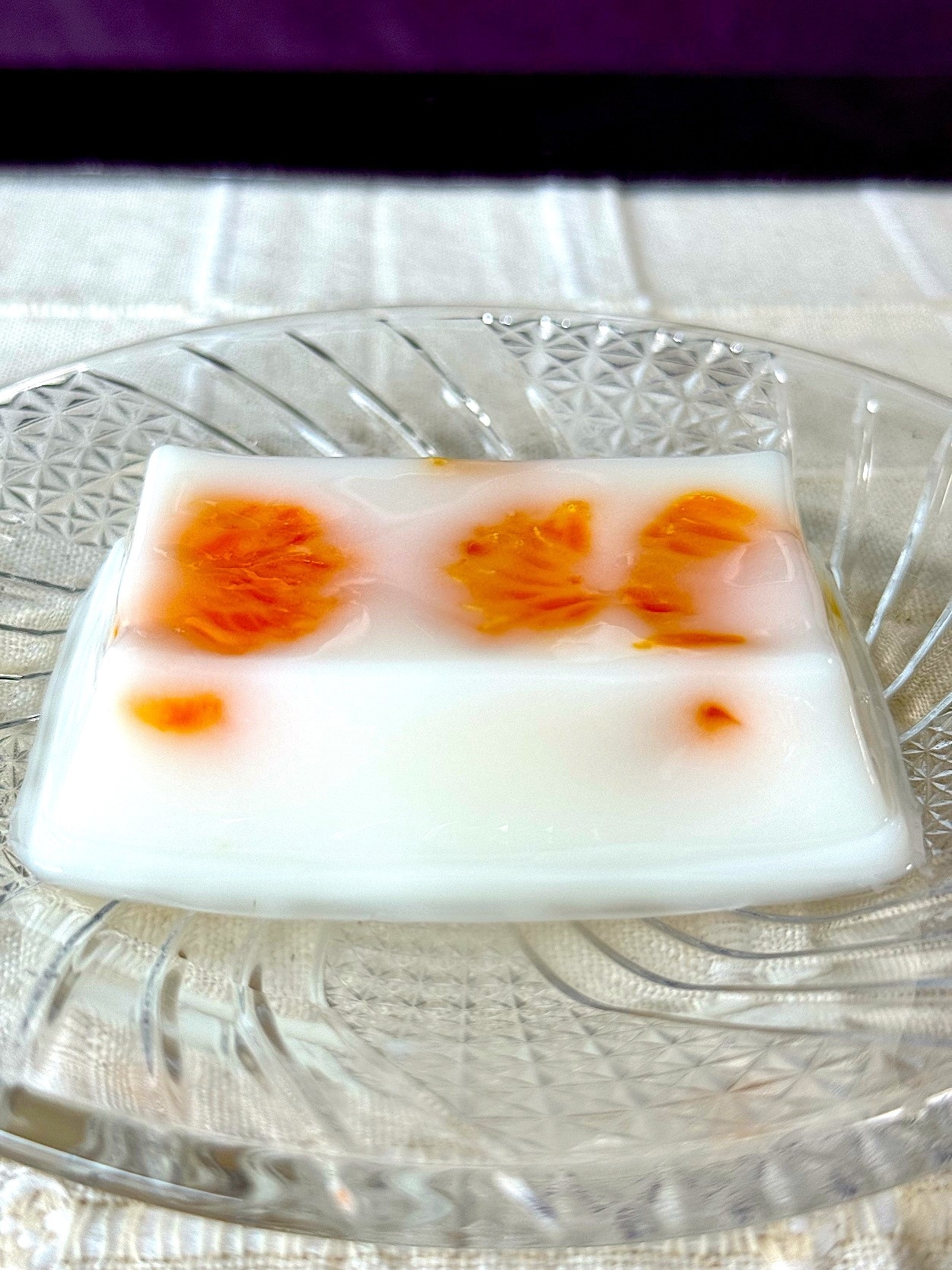 Chateraise（シャトレーゼ）のおすすめスイーツ「白州名水 杏仁」