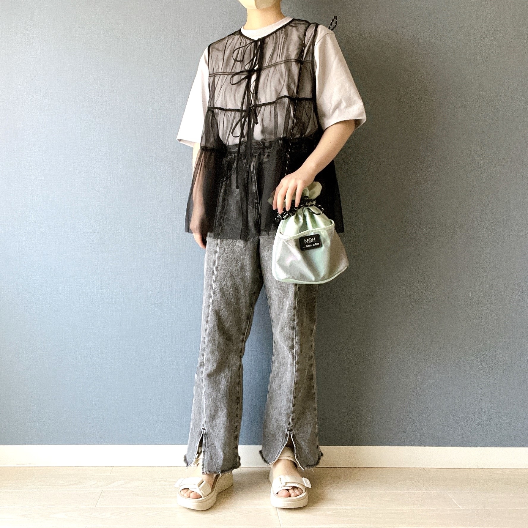 ニコアンドのオススメのトップス「チュールリボンベスト」