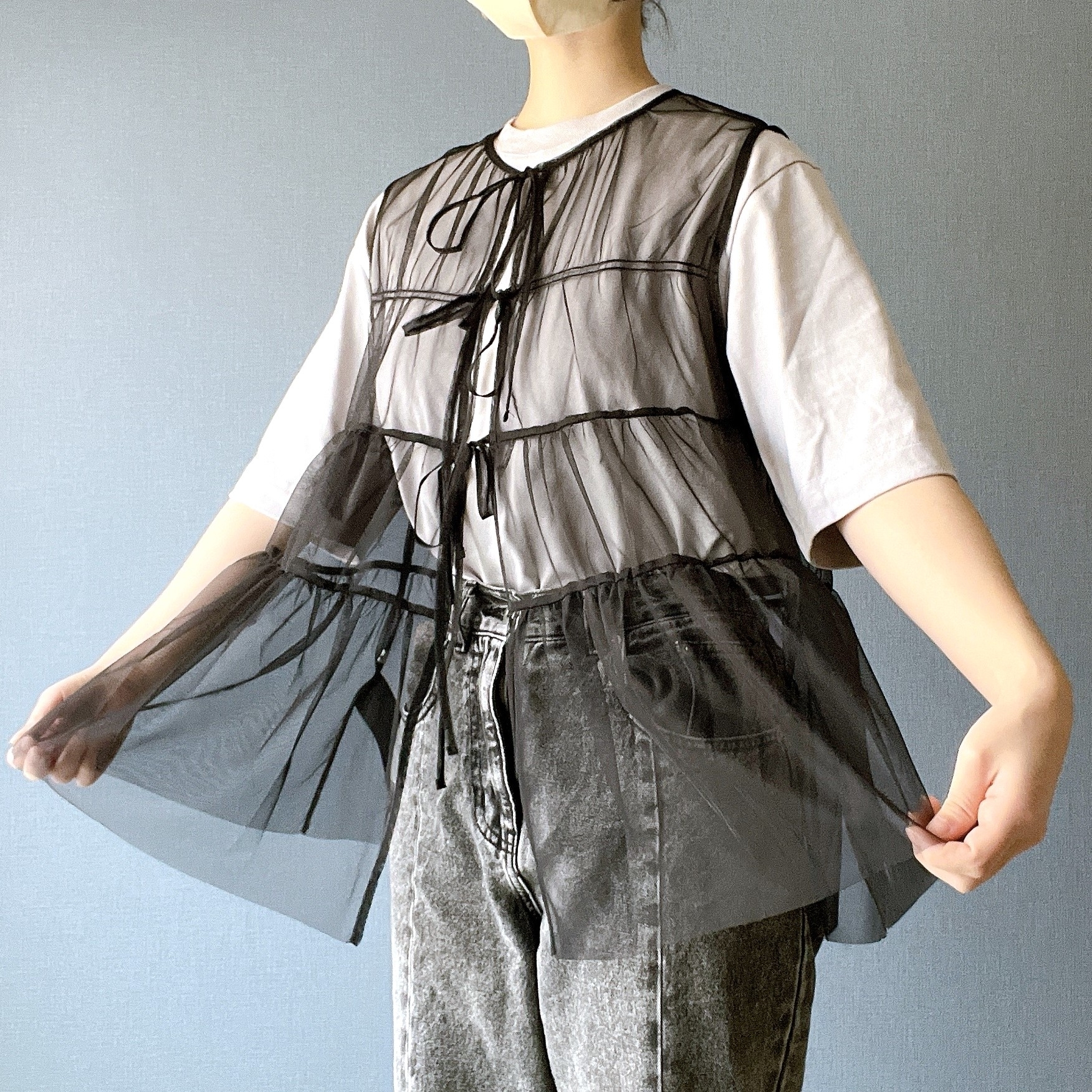 ニコアンドのオススメのトップス「チュールリボンベスト」