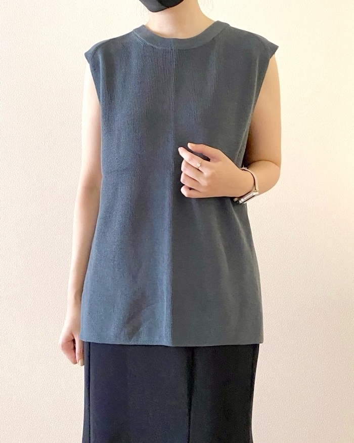 極美品✨スタイリスト ウォッシャブル フレンチスリーブトップス ネイビー GU】体型カバー効果ばつぐん！1990円の「ゆったりトップス