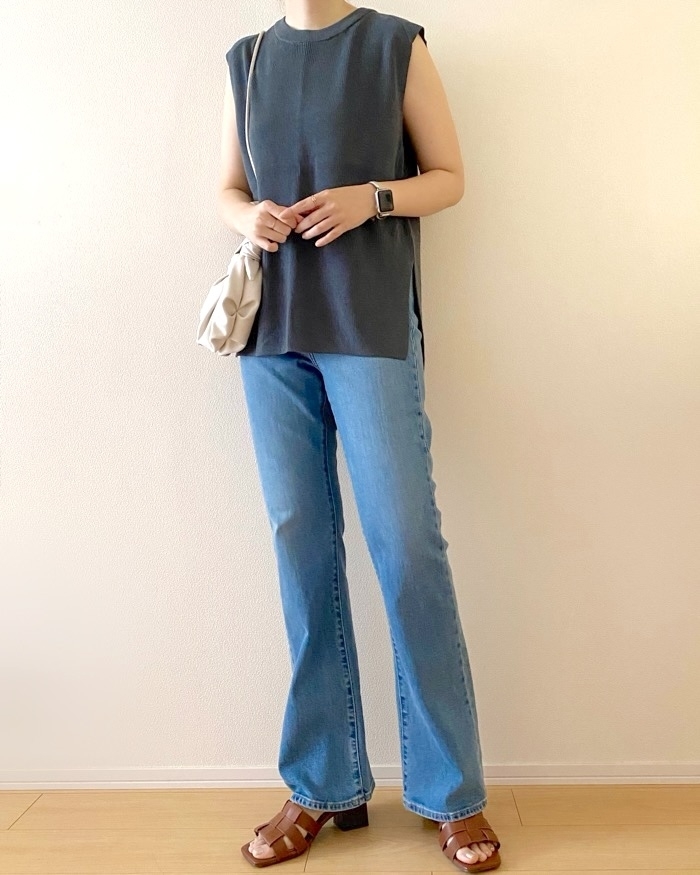 極美品✨スタイリスト ウォッシャブル フレンチスリーブトップス ネイビー GU】体型カバー効果ばつぐん！1990円の「ゆったりトップス