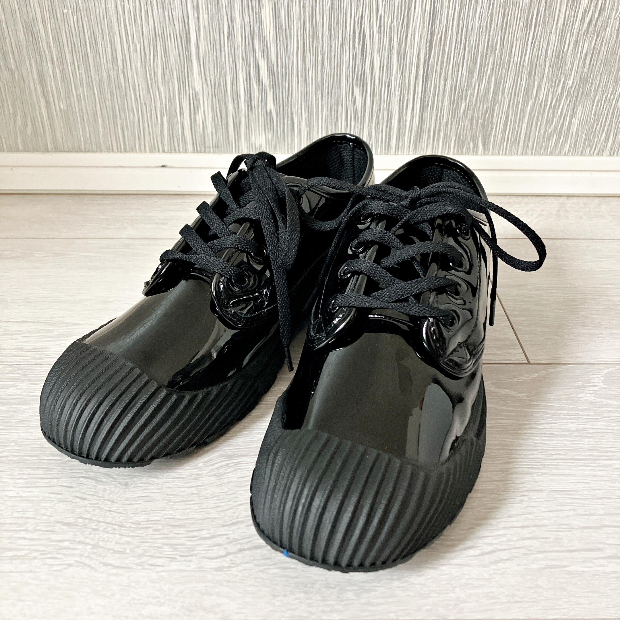 GU（ジーユー）のおすすめスニーカー「レインスニーカー」